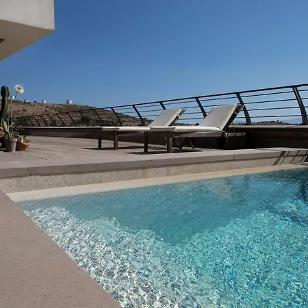 别墅 Glamorous With A Pool And Panoramic Sea View